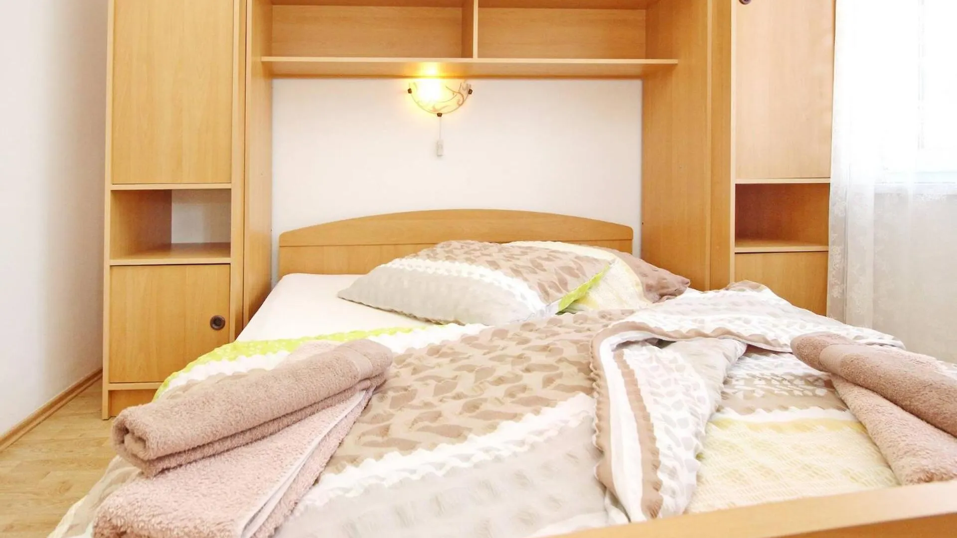 Apartments Aquarium Dorcic Baska  Guest house